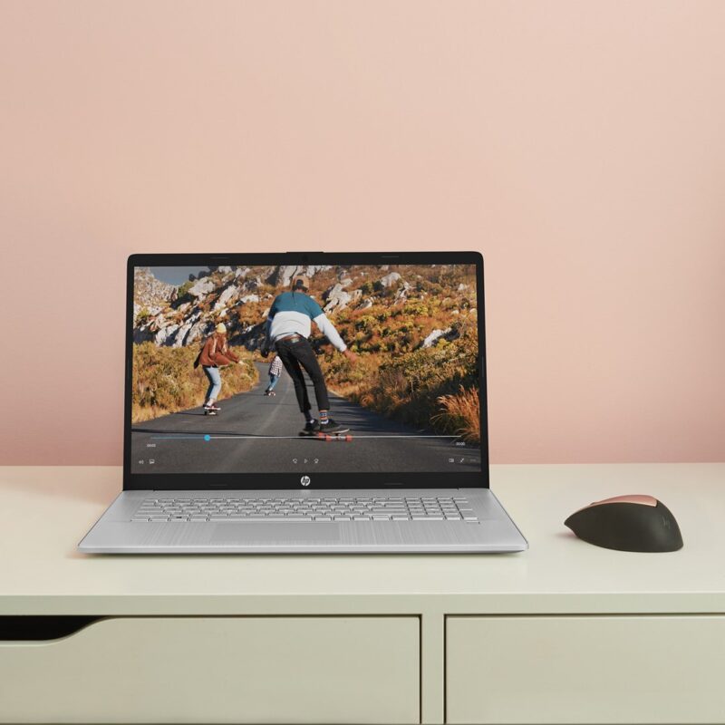 HP 17-CN2083D | i3-1215U | 17.3″ FHD | 8GB RAM | 256GB SSD | Intel UHD Graphics | Win 11 | Silver | 2Y