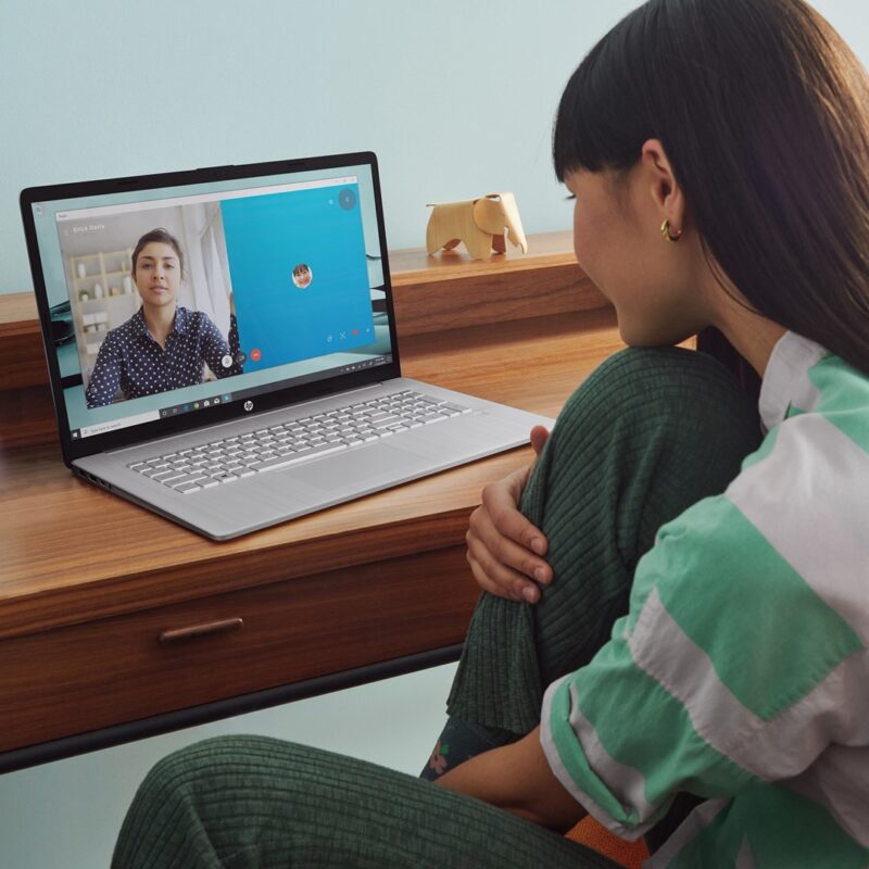 HP 17-CN2083D | i3-1215U | 17.3″ FHD | 8GB RAM | 256GB SSD | Intel UHD Graphics | Win 11 | Silver | 2Y