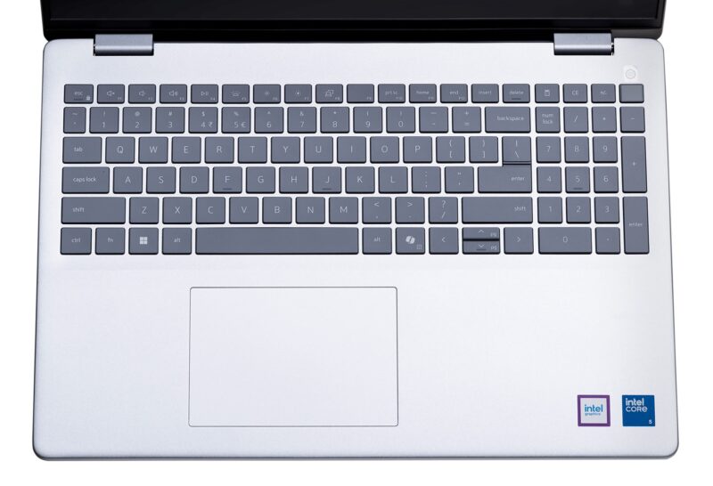 Dell Inspiron 5640 | i5-120U | 16″ FHD+ | 32GB DDR5 | 1TB SSD | Iris Xe | Win 11 | Fingerprint | 4 Cell