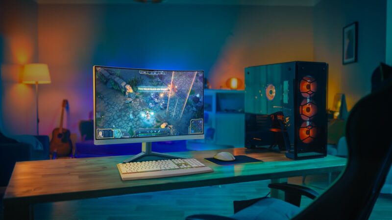 Philips Evnia 27M2C5201L | 27″ Full HD 165Hz | Zakrzywiony VA Biały