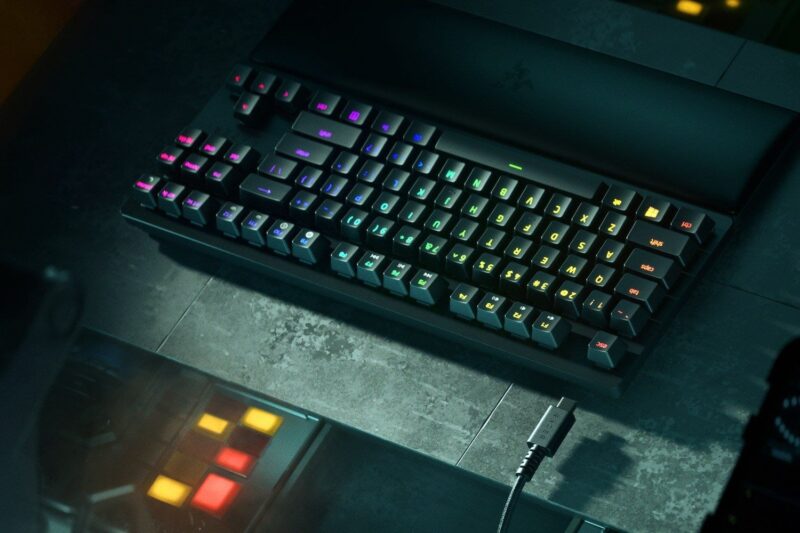 Razer Huntsman V2 TKL | optyczne przełączniki | podświetlenie Chroma RGB