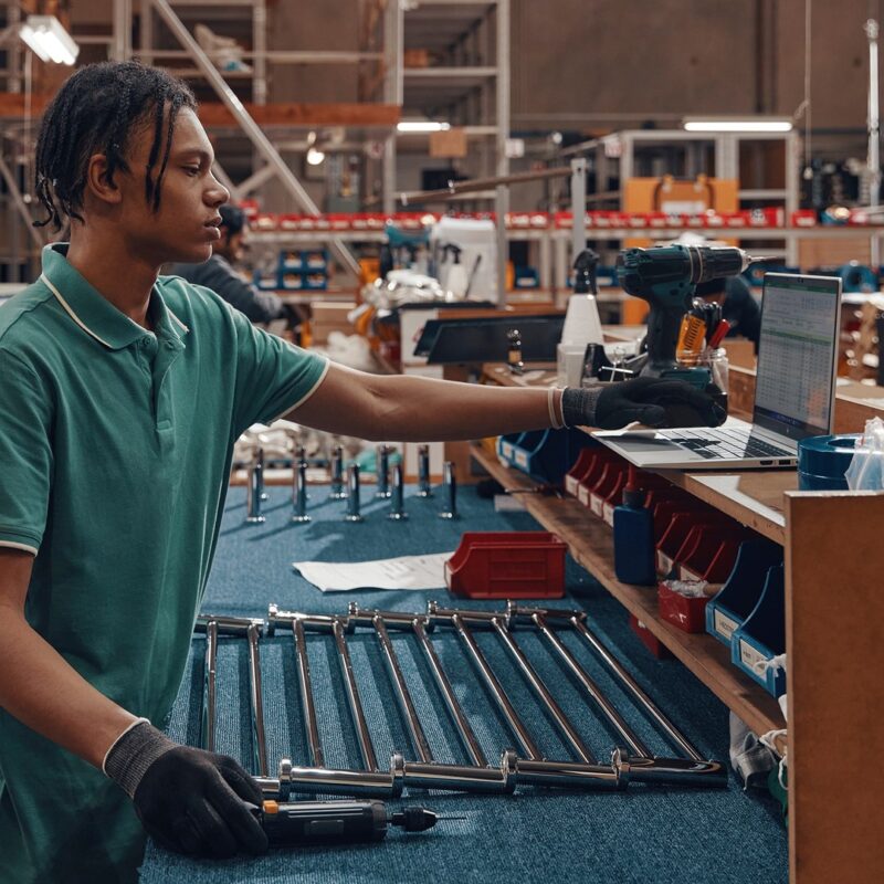 HP EliteBook 650 G10 i7-1370P 15.6"FHD IPS 250nits AG 16GB SSD512 51Wh Iris Xe W11Pro Pike Silver