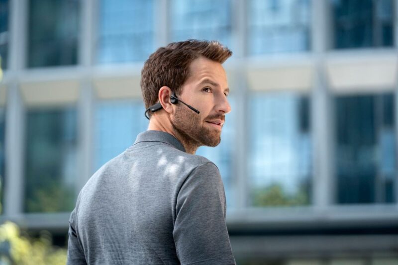 zdjecie-1754543620.jpg Shokz OpenComm2 | Słuchawki kostne Bluetooth | Mikrofon z redukcją szumów