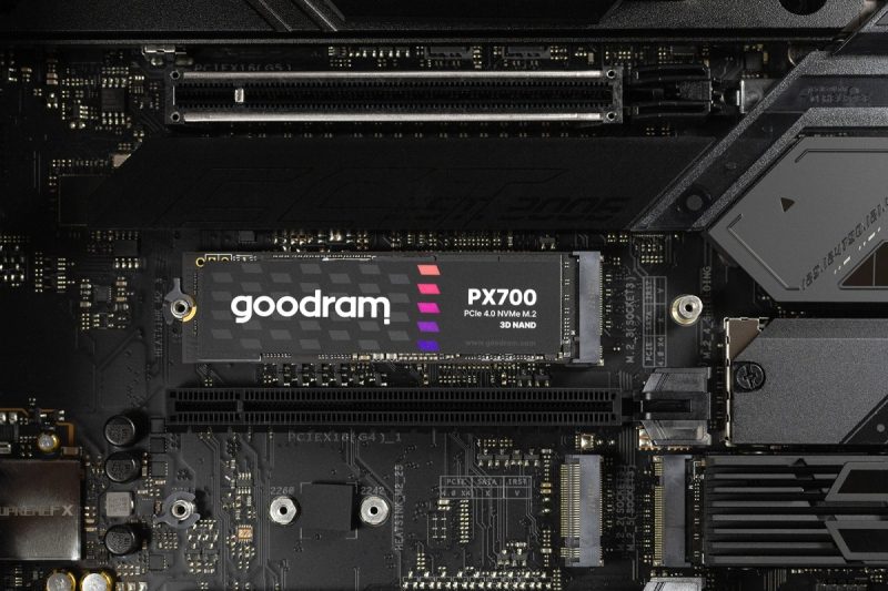 20ed854c152b488e419357e7fa0b2a06.jpg Dysk SSD PX700 4TB M.2 PCIe 2280 4x4 7400/6500MB/s