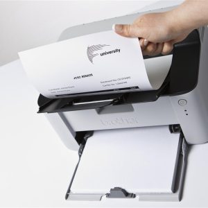 584086e047cf54134a5b70642326a4ca.jpg Drukarka HL-1110E A4 mono USB/20ppm/pod.150ark./1000kopii@start