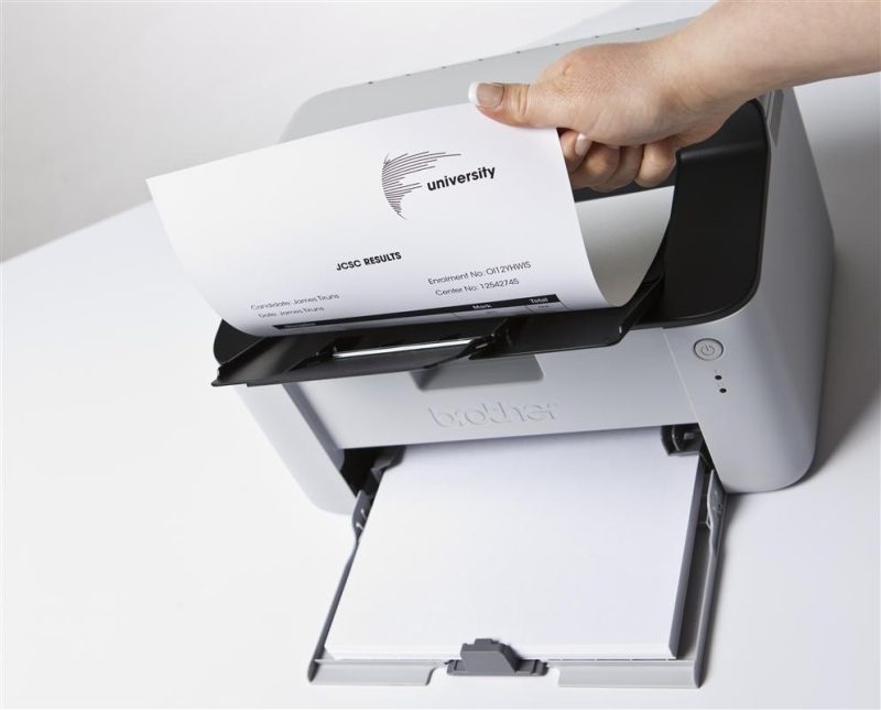 584086e047cf54134a5b70642326a4ca.jpg Drukarka HL-1110E A4 mono USB/20ppm/pod.150ark./1000kopii@start