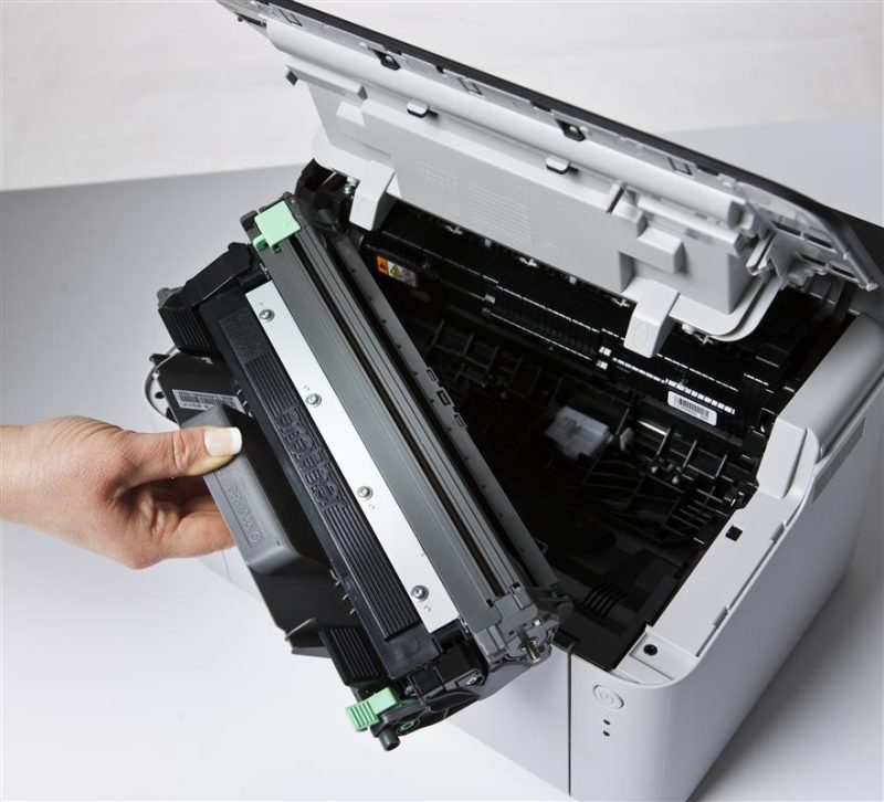 7231ba1c0721cb8d47d34c9d1606489e.jpg Drukarka HL-1110E A4 mono USB/20ppm/pod.150ark./1000kopii@start