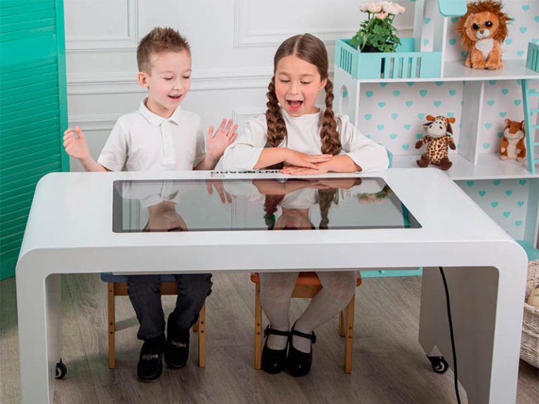 Stół interaktywny INTBOARD STYLE 32″ na Android + Zestaw programów edukacyjnych INTBOARD BRAINY
